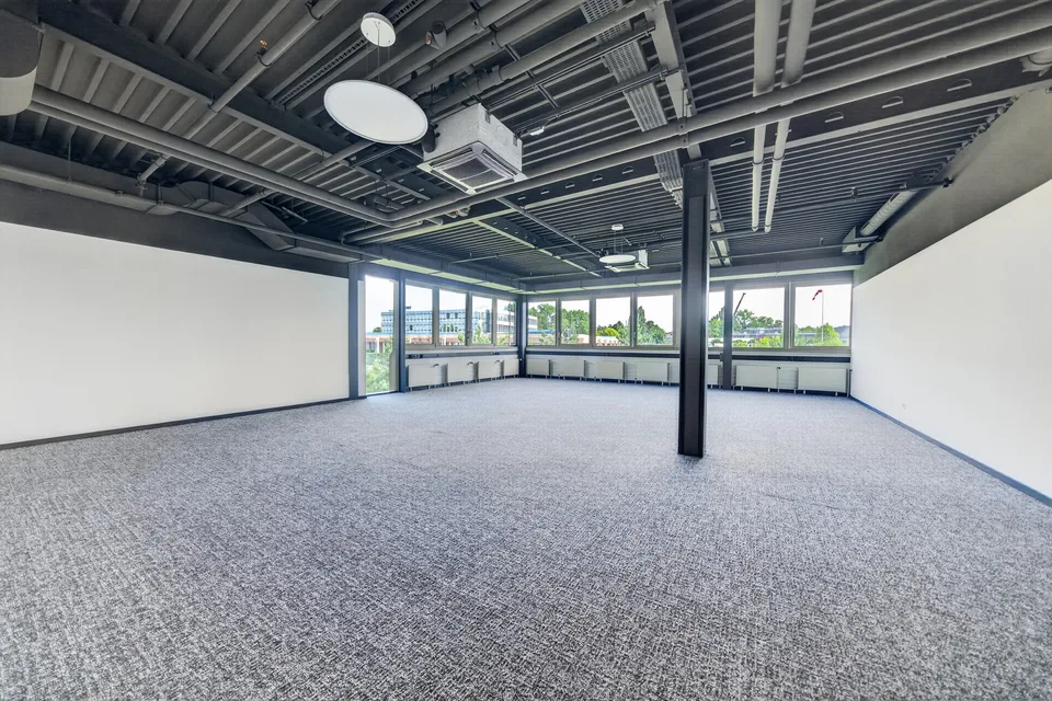 Bureaux rénovés de 100m2 à louer à Saint-Sulpice