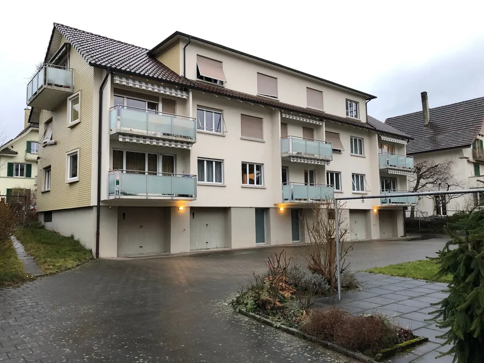Pièce de loisirs avec entrée privée et WC + lavabo