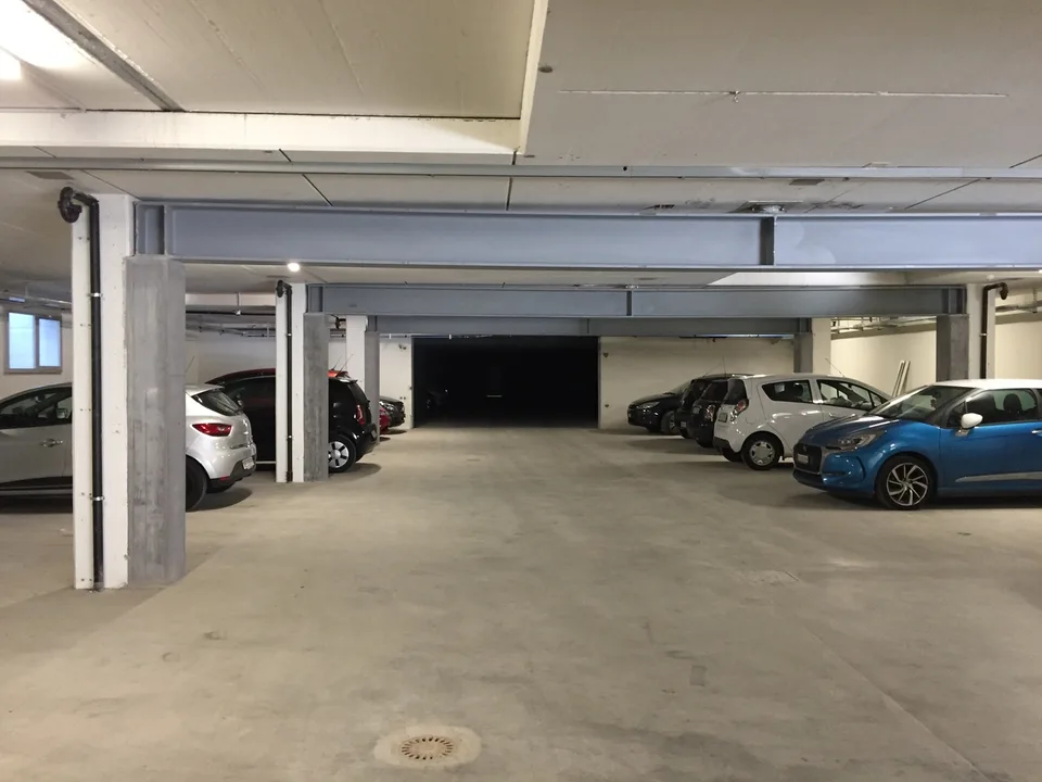 En bordure de Neuchâtel - Halle indsutrielle de 2'500m2