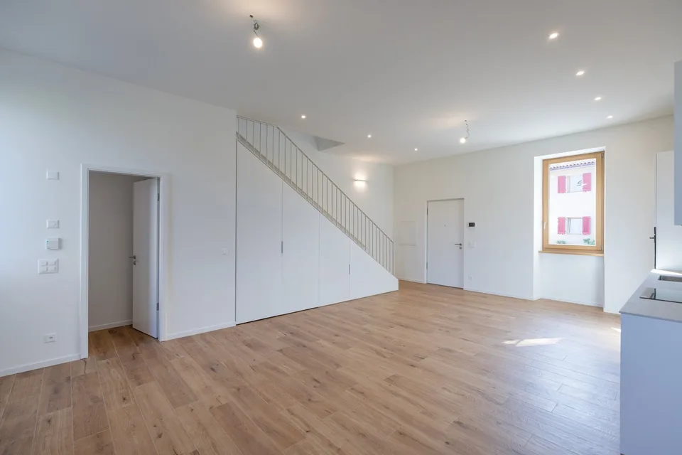 Ehemalige, komplett renovierte Villa, zur ersten Vermietung