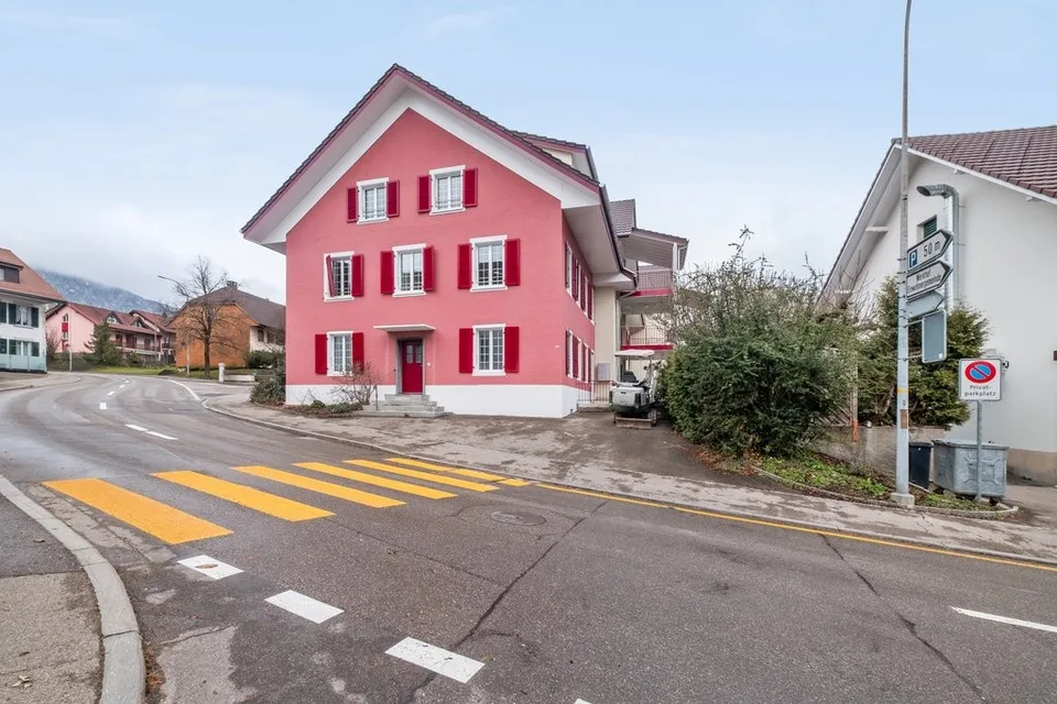 EINLADENDES GEWERBEOBJEKT FÜR IHREN GESCHÄFTSERFOLG IN SELZACH