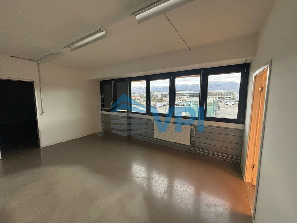 Nyon - Locaux artisanaux de 331m2 au 1er étage