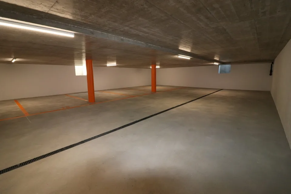 Place de parking en garage souterrain à louer