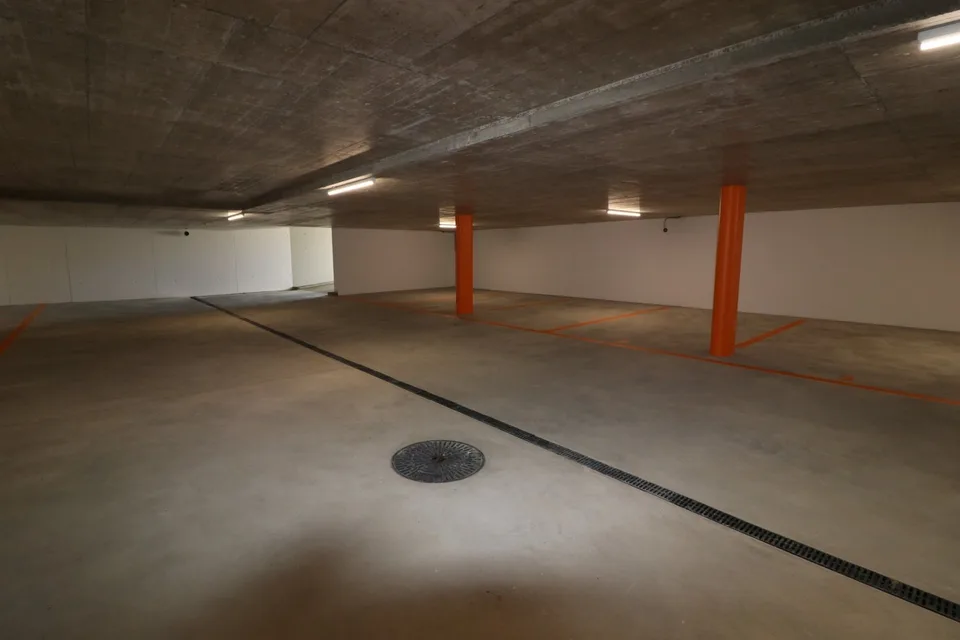 Place de parking en garage souterrain à louer