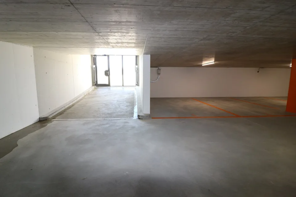 Place de parking en garage souterrain à louer