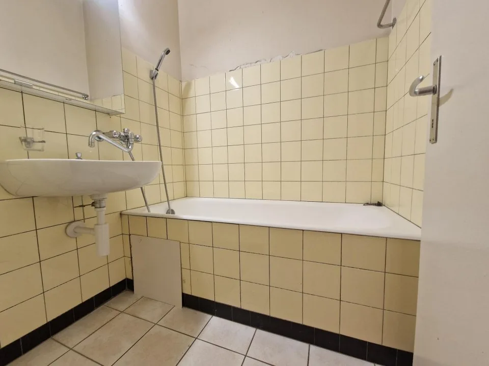 01184 - Appartamento 2 locali - Temple-Allemand 105 - La Chaux-de-Fonds