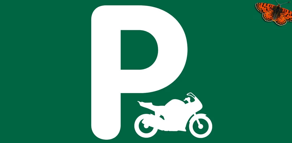 METTEZ VOTRE MOTO AU CHAUD - Place en face de la Gare !