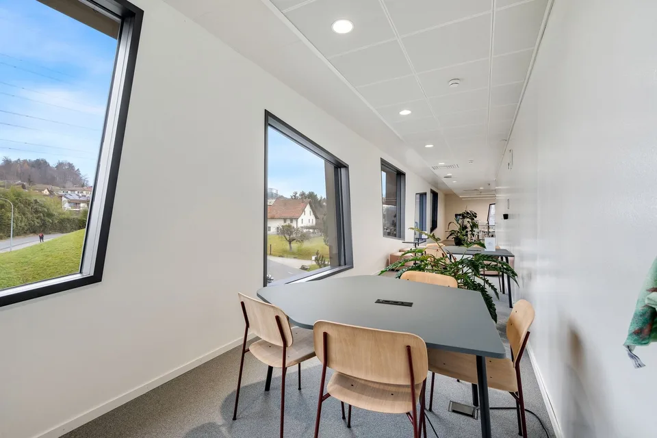 Bureaux aménagés à louer - Biopôle - divisible vue lac – photo 6 sur 6