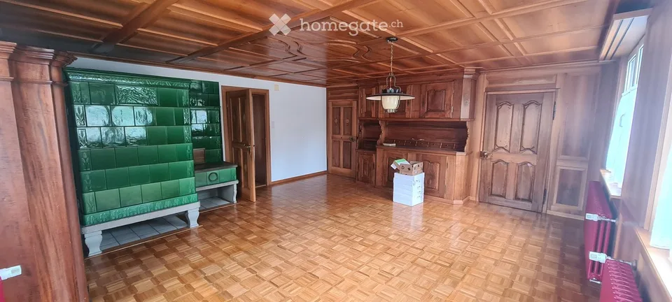 Charmant appartement de 5,5 pièces dans un immeuble ancien au rez-de-chaussée surélevé à Nussbaumen TG