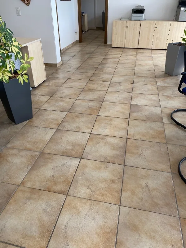 Espace de bureau au rez-de-chaussée à louer