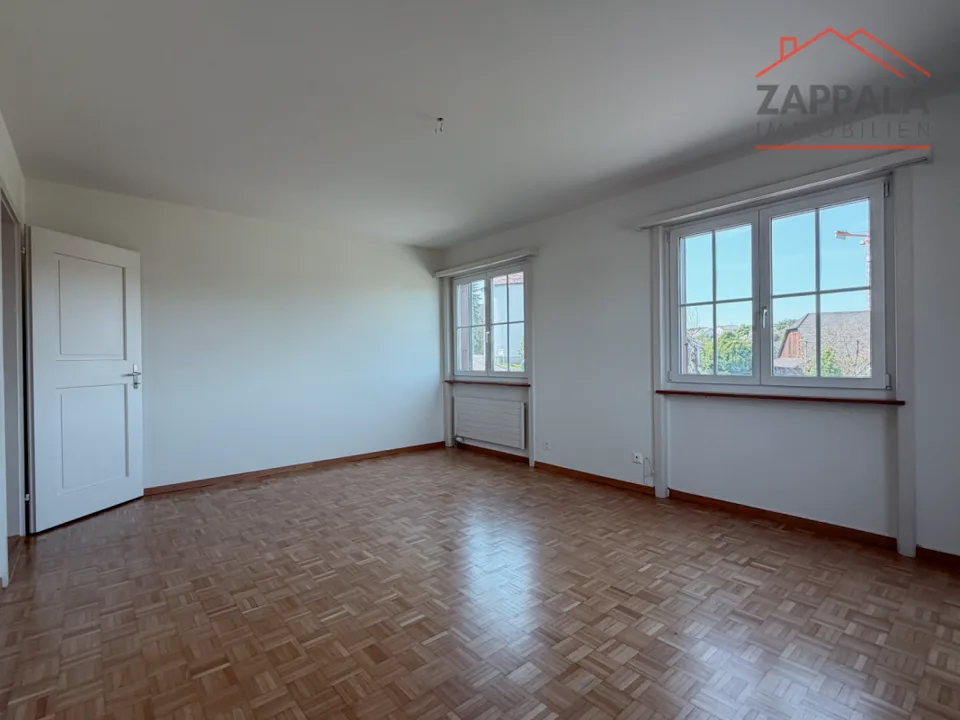 Elegante 4-Zimmer-Wohnung im Erdgeschoss In Schönenbuch