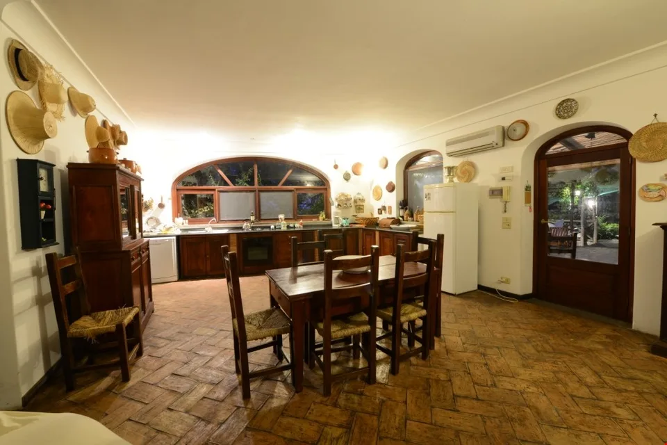 VACANZE !!! Villa gli Ulivi, Costiera amalfitana - Stanze stilose per fino a 14 persone