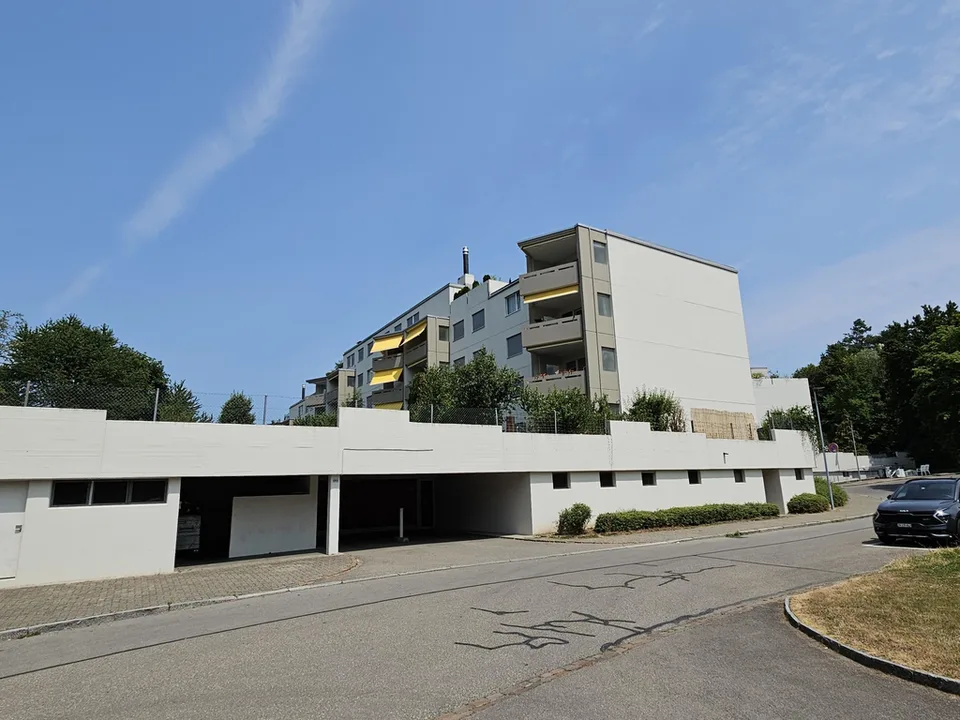 Einstellhallenplatz zu vermieten