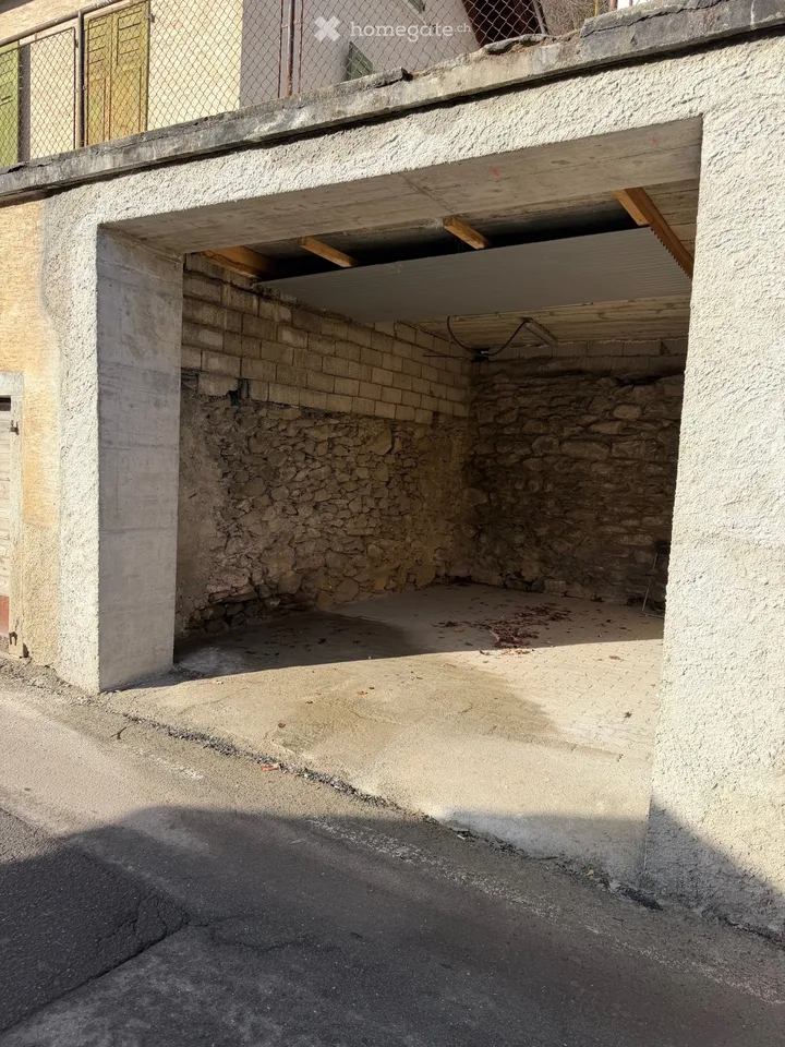 For rent in Salvan with covered parking space