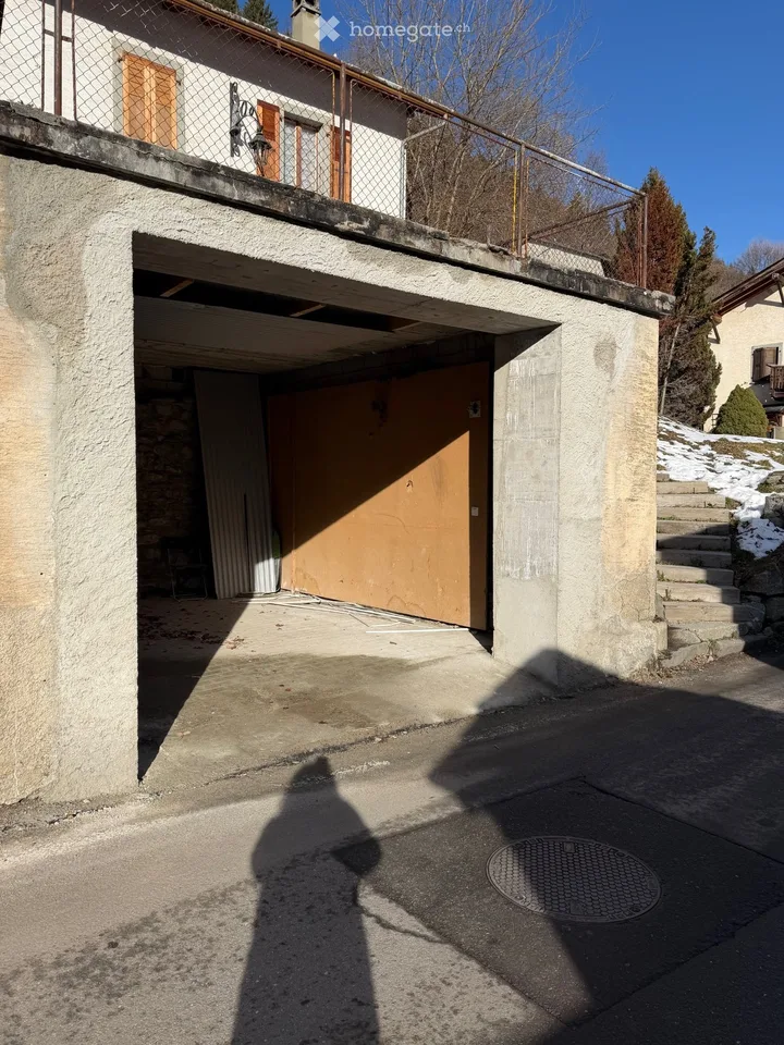 For rent in Salvan with covered parking space