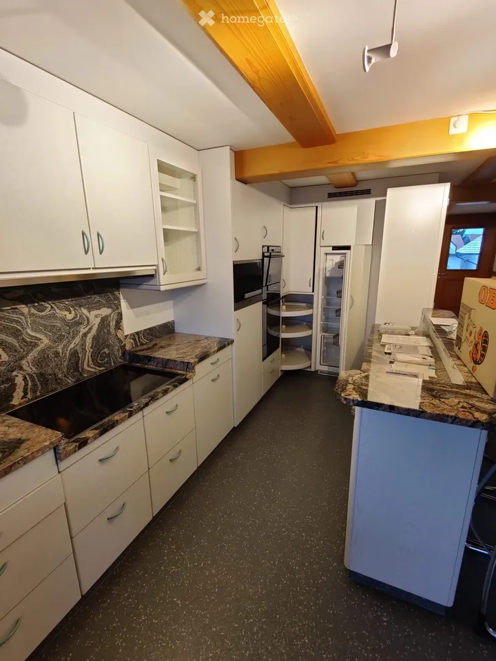 Grosszügige Wohnung in 3 Familienhaus
