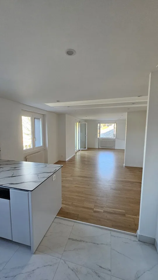 05740 - Appartement 4½ pièces 1er loyer net offert - Grand-Rue 30 - Les Brenets