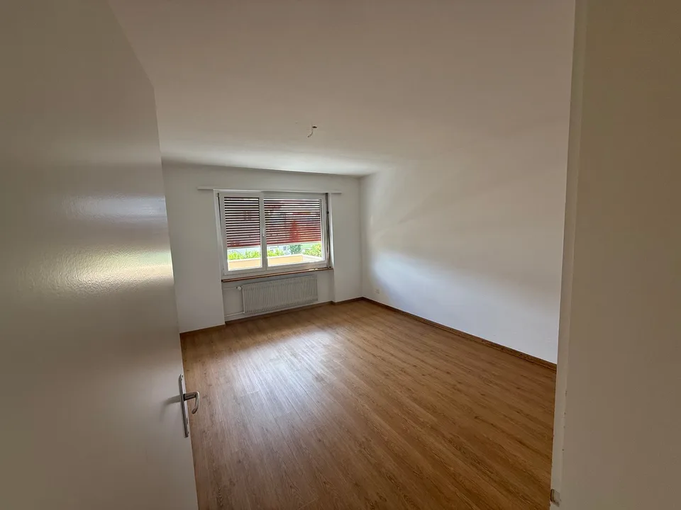 Sonnige und geräumige 4.5-Zimmerwohnung (10013)