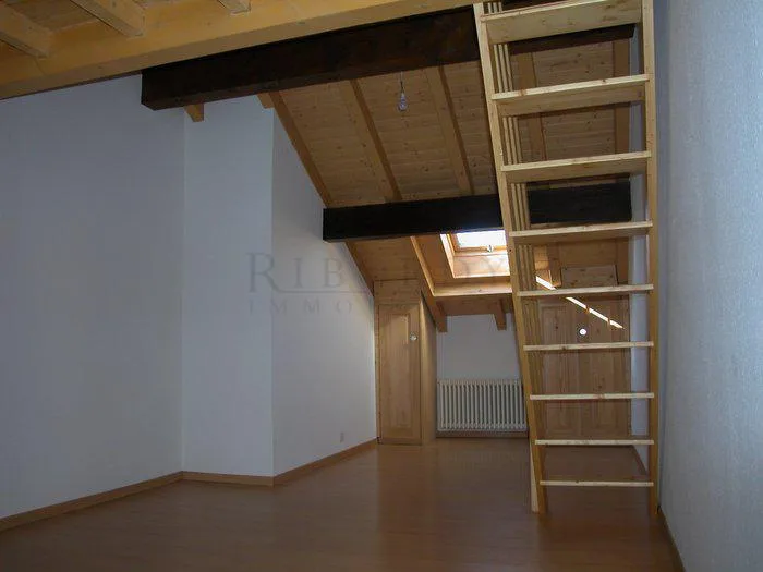 Corsier in der Ruhe, in schöner ländlicher Immobilie, 3.5-Zimmer-Wohnung!