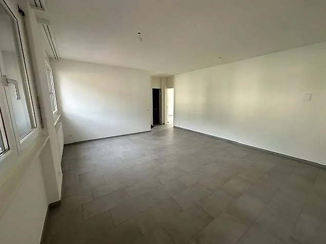 Wir vermieten eine 2.5-Zimmer-Wohnung im Sagittario-Viertel