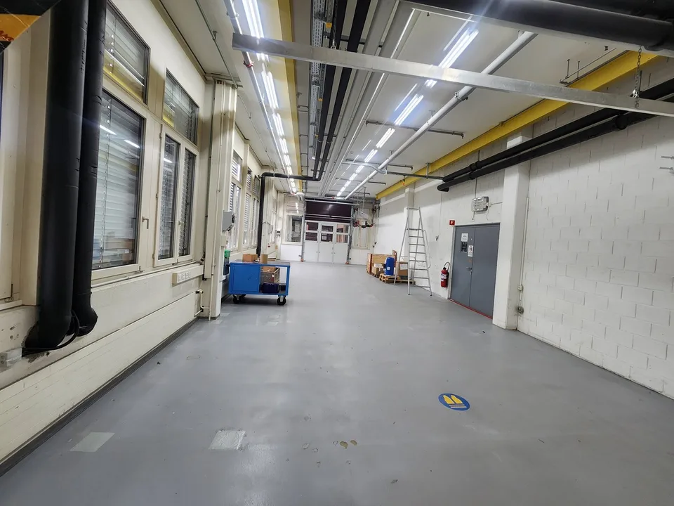 Spazio logistico con accesso diretto al molo pesante