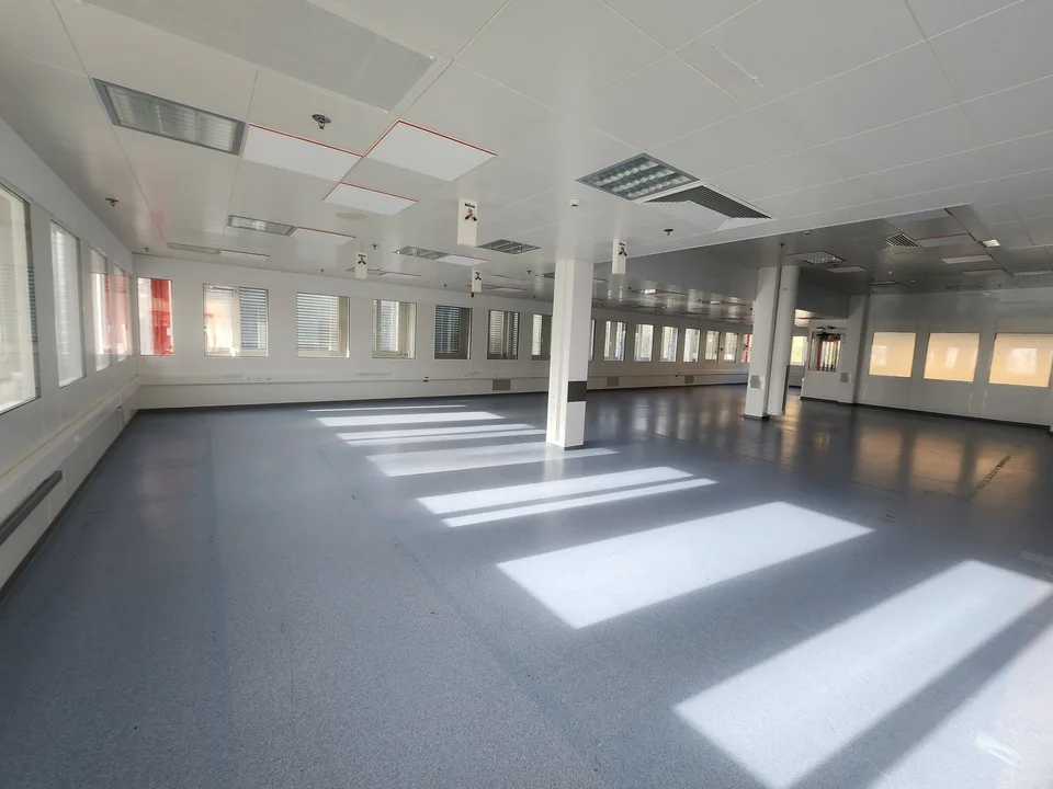 Espace logistique bénéficiant d'un accès direct au quai lourd – photo 17 sur 29
