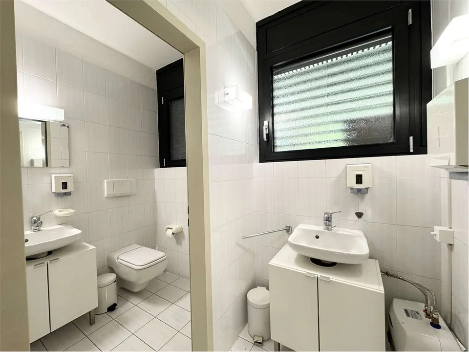 Büro in Lugano, 100 Meter zu Fuß vom Stadtzentrum