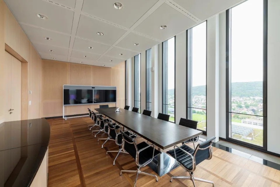 36'000m² d'espaces de bureaux entièrement aménagés dans les Tours Quadro à Oerlikon – photo 11 sur 13