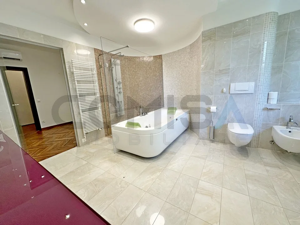 VEZIA Villa mit 7 Zimmern und internem Pool