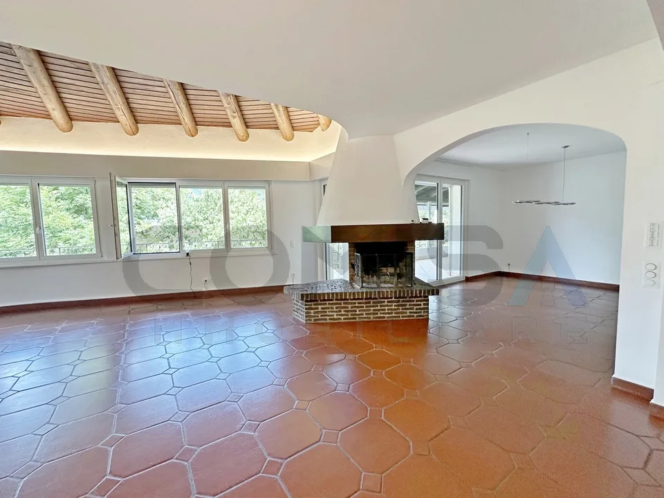 VEZIA Villa mit 7 Zimmern und internem Pool