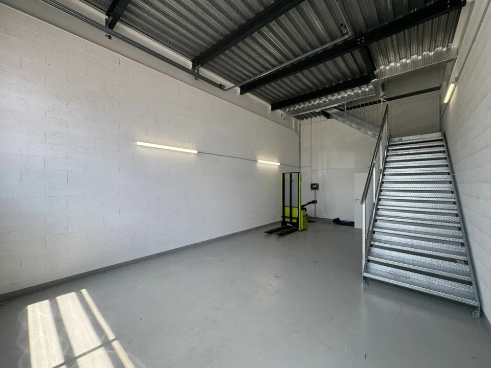 Straßenbox auf zwei Ebenen