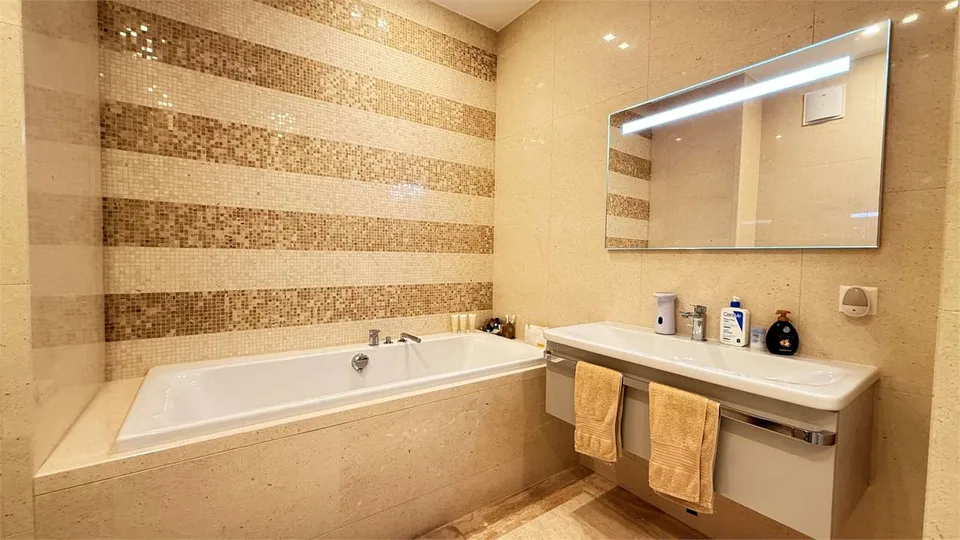 Exklusives 3.5-Zimmer-Wohnung mit großer Terrasse und Seeblick – Foto 12 von 13