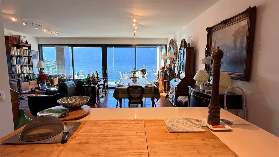 Appartement exclusif 3.5 pièces avec grande terrasse et vue sur le lac