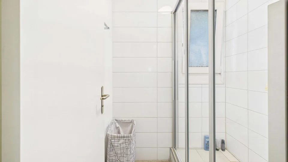 Oggetto di rendita attraente a Dietikon - appartamento di 3,5 locali ristrutturato con atelier – foto 10 di 14
