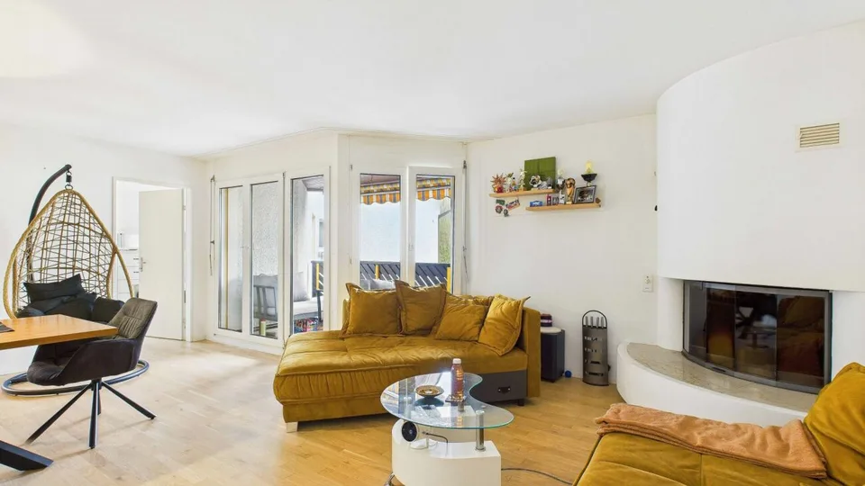 Attraktives Renditeobjekt in Dietikon - sanierte 3.5-Zimmer-Wohnung mit Atelier