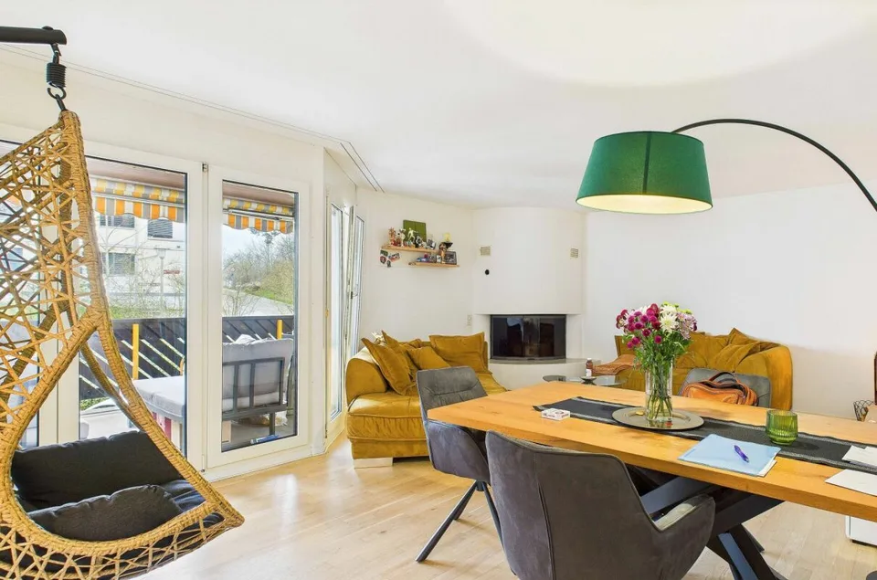 Attraktives Renditeobjekt in Dietikon - sanierte 3.5-Zimmer-Wohnung mit Atelier