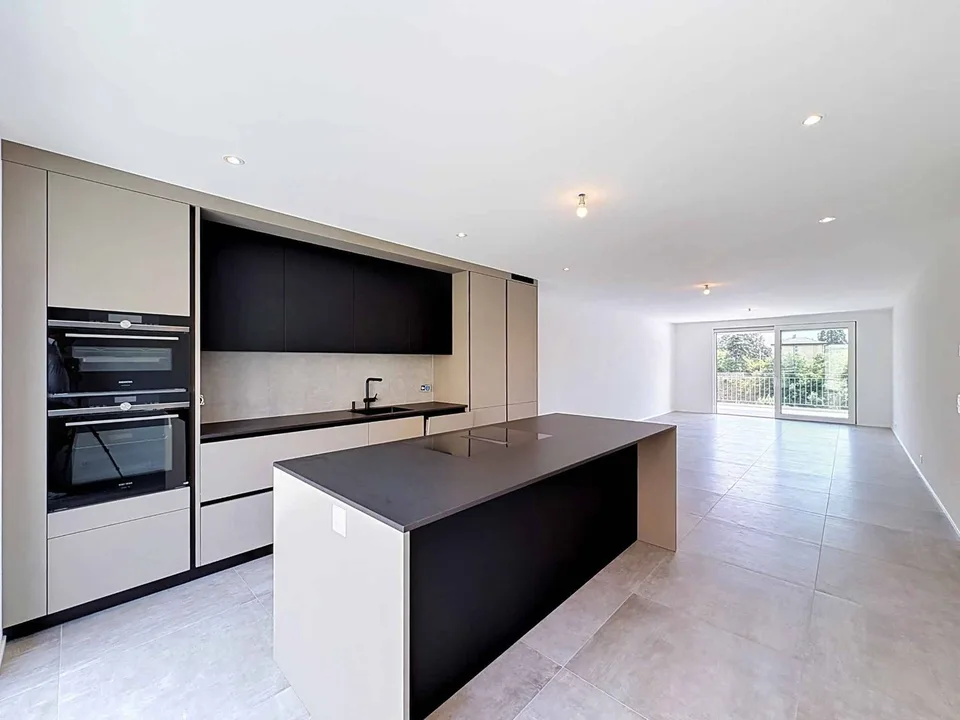 Élégance contemporaine et art de vivre dans un appartement neuf