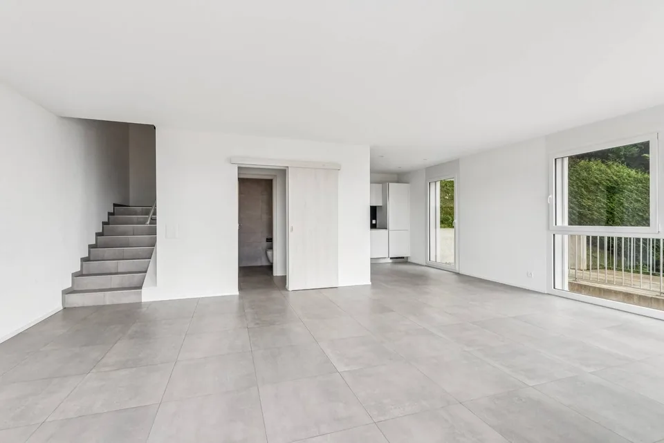 Zwischen See und Weinbergen: eine moderne Villa mit unwiderstehlichem Charme