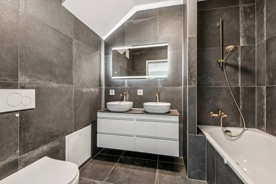 Zwischen See und Weinbergen: Eine moderne Villa mit unwiderstehlichem Charme – Foto 13 von 13