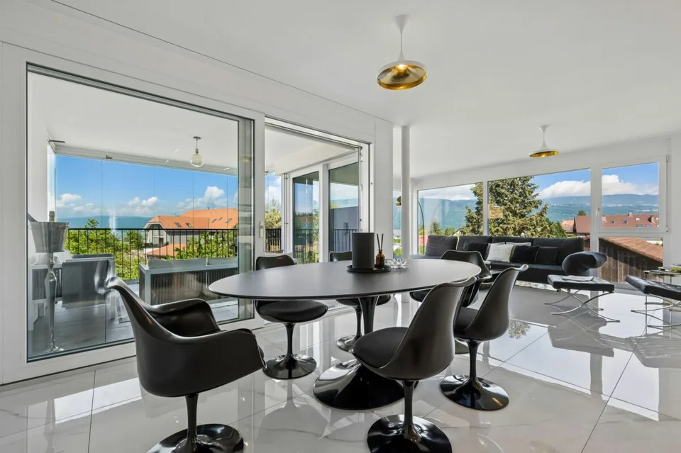 Stilvolle Etagenwohnung mit sonnigem Balkon und Weitblick