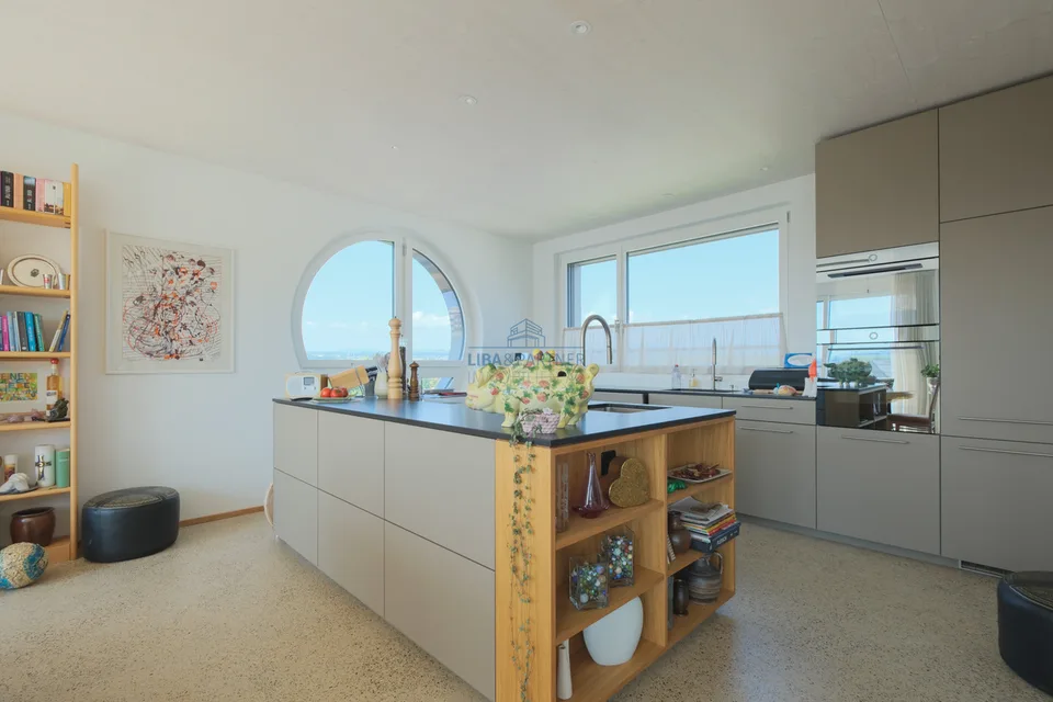 Attikawohnung mit Stil, grosser Terrasse und weiter Aussicht