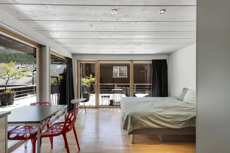 Modernes 6-stöckiges Wohnhaus mit 26 Einheiten – Foto 6 von 6