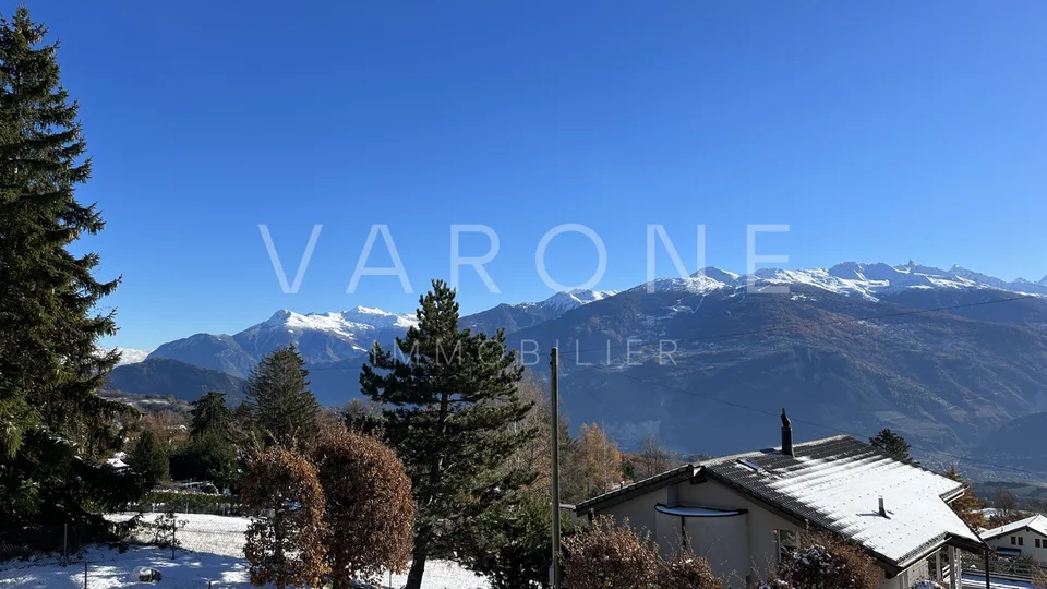 Land of 650 m²