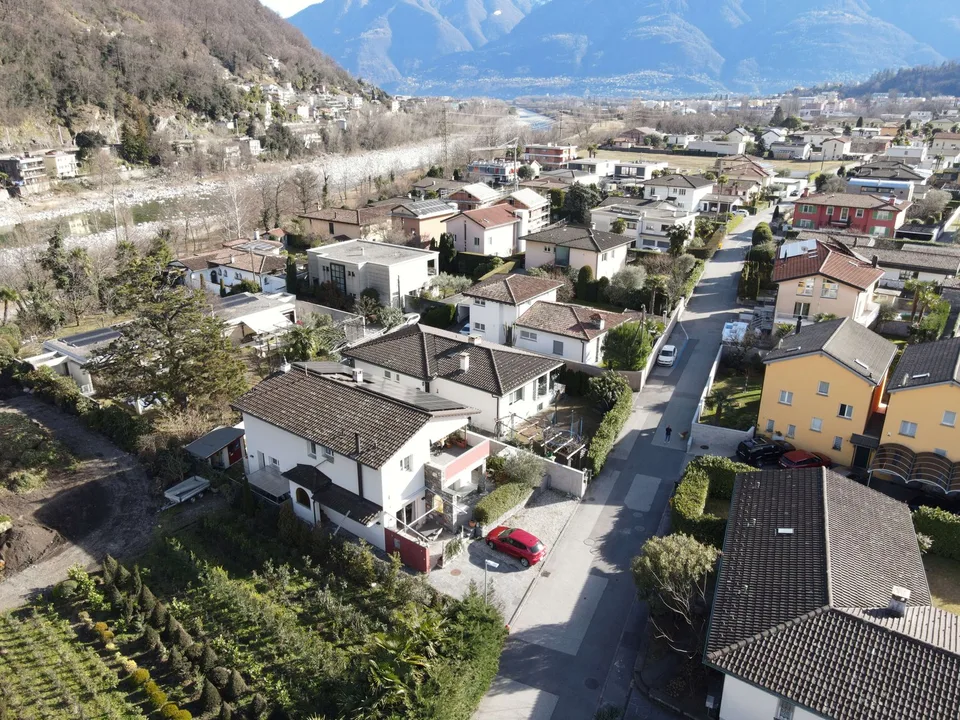 Casa completamente ristrutturata a due passi dal fiume Maggia / Renoviertes Haus auch ZWEITWOHNSITZ