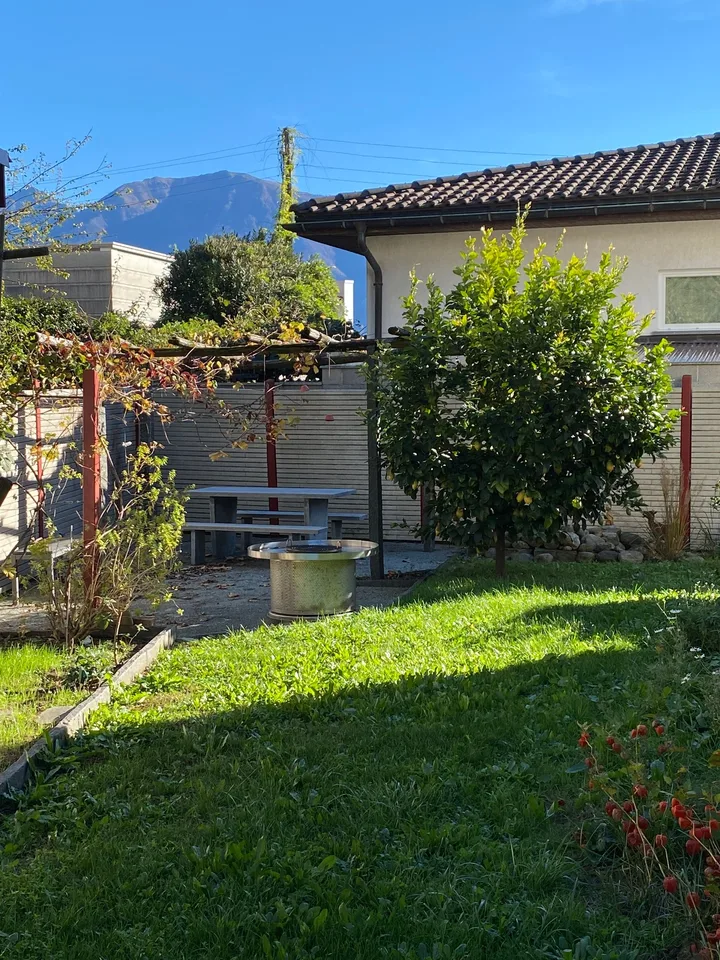 Casa completamente ristrutturata a due passi dal fiume Maggia / Renoviertes Haus auch ZWEITWOHNSITZ