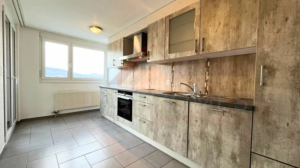 Panoramablick außergewöhnlich - Prächtiges 3.5-Zimmer-Wohnung renoviert in Delémont