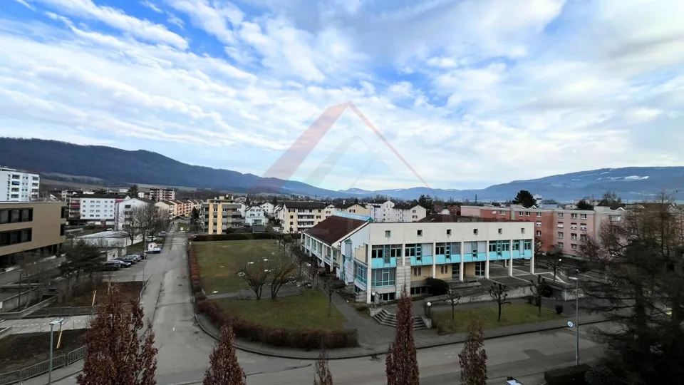 Vue panoramique exceptionnelle - Magnifique 3.5 pièces rénové à Delémont