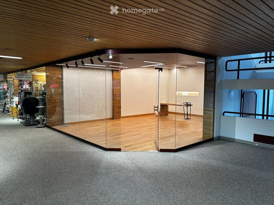 Locale Commerciale in Vendita a St. Moritz – Via dal Bagn 50