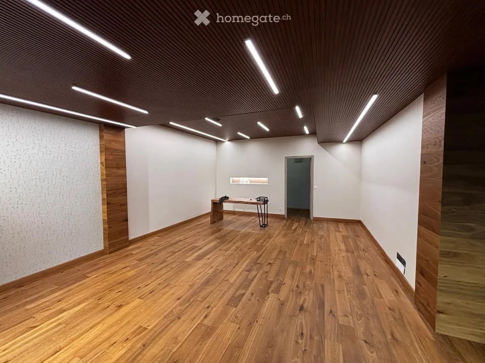 Locale Commerciale in Vendita a St. Moritz – Via dal Bagn 50