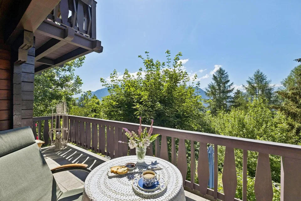 Hafen der Ruhe im Herzen der Natur. In der Nähe von Leysin American Sc – Foto 8 von 13